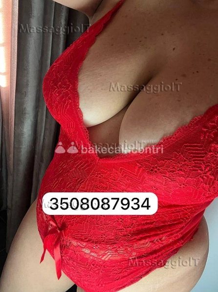 Massaggiatrice Napoli MORA NAPOLETANA PER MOMENTI RILASSANTI