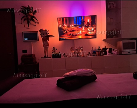 Massaggiatrice Varese Massaggiatrice con diploma di massaggiatore per spa e terme a Gallarate