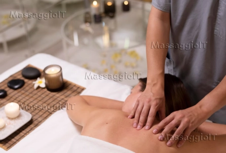 Centro massaggi Prato ambiente di lusso💚Massaggiatore effettua Massaggio ai piedi Thailandese e decontratturante