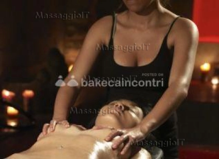 Massaggiatrice Salerno MASSAGGIO FULL IMMERSION... VIAGGIO SENSORIALE ED EMOZIONALE X UN AUTENTICO BENESSERE PSICO-FISICO