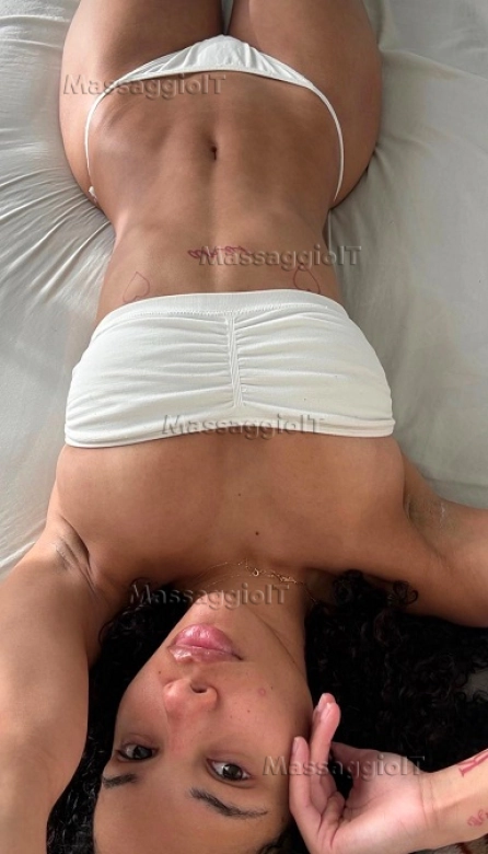 Massaggiatrice Torino 💎 Spumeggiante massaggiatrice 24enne assai godereccia.... giocherellona, allegra e sexy.... 😜 come vedi in foto