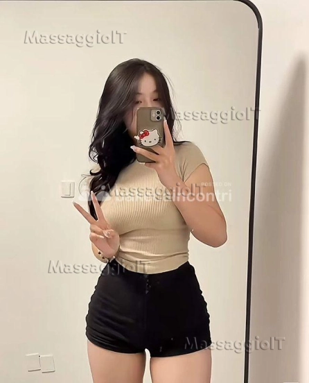 Massaggiatrice Pordenone Vengo dall'Asia. Sono gentile, passionale e romantica e mi piacciono il 69 e il bacio alla francese. Foto vere solo per te.