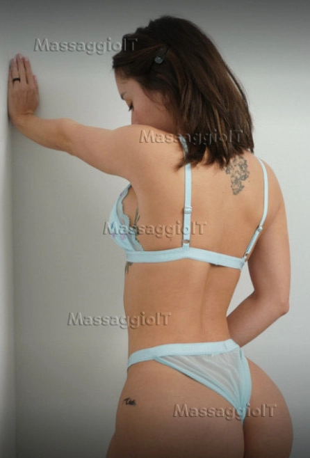 Centro massaggi Bari Sono francese, mi sono trasferita da poco in Italia e cerco uomini seri e onesti.