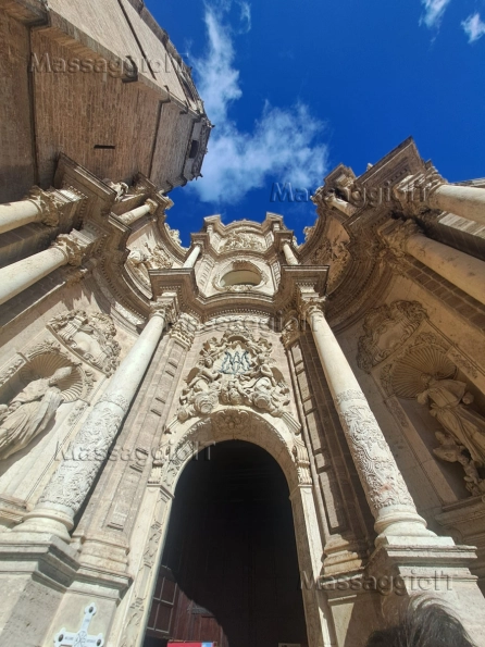 Massaggiatore Vicenza massaggi a coppie, a donne e maschi - massaggio su letto comodo- vicenza