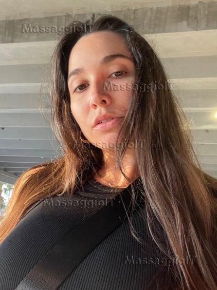Massaggiatrice Palermo Emma, una splendida massaggiatrice di 29 anni, molto piacevole... giocosa, allegra e sexy... come potete vedere nelle foto.