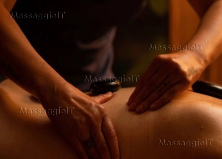 Massaggiatore Napoli Massaggiatore relax tantra esperto per coppie e singole