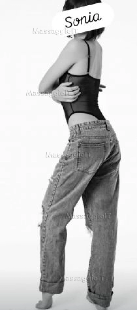 Massaggiatrice Monza Sonia nuova Massaggiatrice italiana in studio a Meda