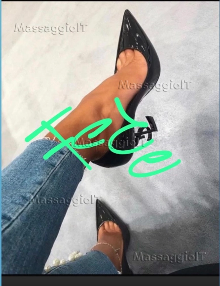 Massaggiatrice Massa-Carrara Massaggiatrice italiana🇨🇮Massaggi Tantra fetish