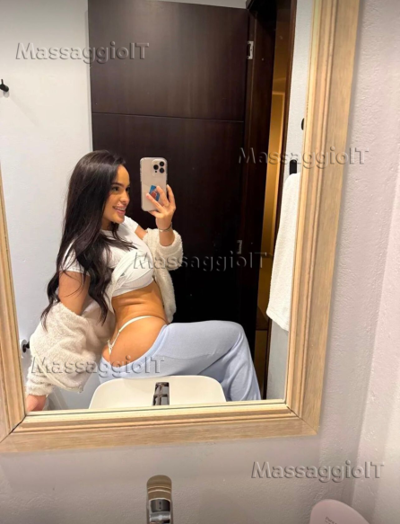 Massaggiatrice Lecce ✨ SOLO PER ITALIANI — Lasciati conquistare dal fascino di Victoria, massaggiatrice professionista d’eccezione, ora in città. Un’esperienza esclusiva che non dimenticherai. ✨