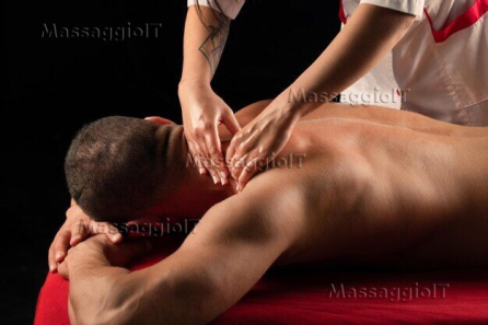 Massaggiatrice Milano Grande offerta MASSAGGIO PIÙ FANGO SOLO A 40 per 50 min
