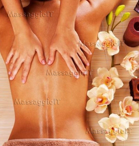 Massaggiatrice Massa-Carrara GESSICA  Massaggi rilassanti con el olio