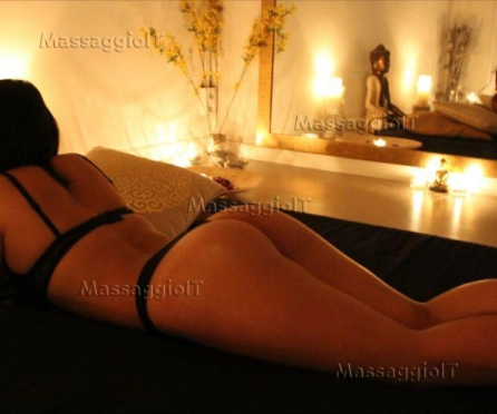 Centro massaggi Napoli IL MASSAGGIO TANTRA EROTICO DEDICATO ALLA COPPIA Foto REALI