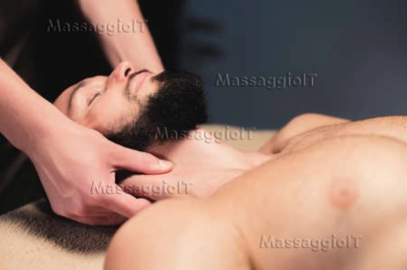 Massaggiatore Brescia Messaggio Uomo Relax Olistico a Casa Tua