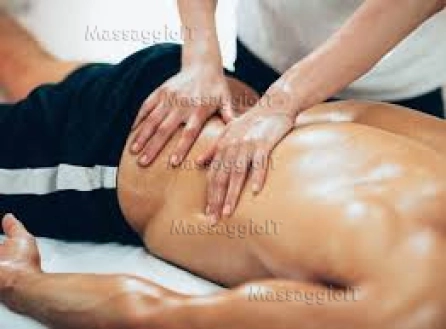 Massaggiatore Firenze Firenze tra massaggi e coccole