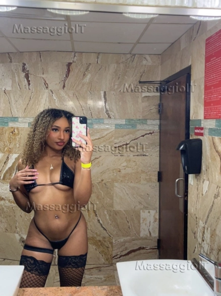 Massaggiatrice Genova A RAPALLO IN AMBIENTE CLIMATIZZATO HILARY DOLCE BELLA RAFFINATA E COMPLETA MASSAGGIATRICE EROTICA