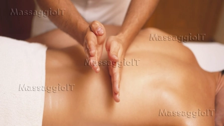 Massaggiatrice Reggio Emilia Signora esegue piacevoli  massaggi