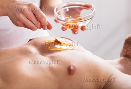 Massaggiatrice Torino ESTETISTA 40ENNE DI BELLA PRESENZA QUALIFICATA NELLA DEPILAZIONE MASCHILE COMPLETA E INTIMA (ANCHE SOLO ZONA INGUINALE)