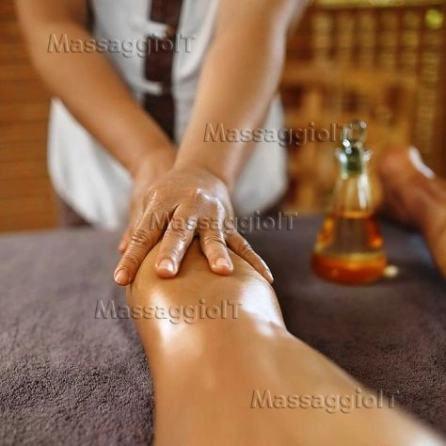 Massaggiatrice Torino VERI MASSAGGI PROFESSIONALI ESEGUITI SOLO SUL LETTINO CON CURA E PASSIONE DA MANI ESPERTE (LEGGI BENE)