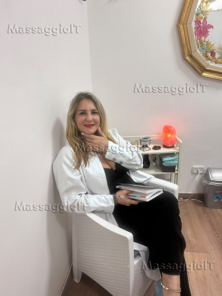 Massaggiatrice Firenze ✨ Concediti il Relax che Meriti VIENI A TROVARCI E RITORNERAI SEMPREDA NOI ✨Il Tuo Momento di Benessere Ti Aspetta insieme A NOI UNA BIONDA E L'ALTRA MORA ✨