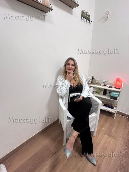 Massaggiatrice Firenze ✨ Concediti il Relax che Meriti VIENI A TROVARCI E RITORNERAI SEMPREDA NOI ✨Il Tuo Momento di Benessere Ti Aspetta insieme A NOI UNA BIONDA E L'ALTRA MORA ✨
