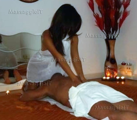Foto 6 Lorena e vittoria Massaggiatrice a Bologna