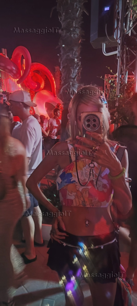 Foto 1 Barbie blondie Massaggiatrice a Ravenna