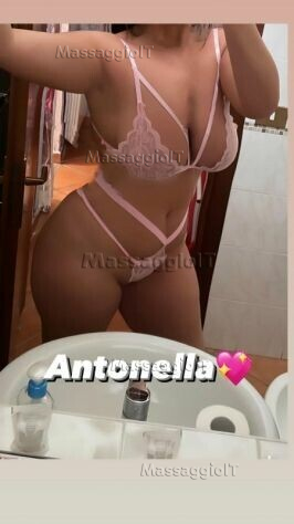 Massaggiatrice Napoli ANTONELLA BELLA RAGAZZA NAPOLETANA SENSUALE E TRAVOLGENTE..3509681409