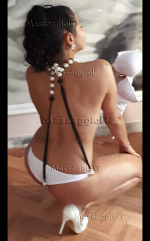 Massaggiatrice Roma JULY 38 ANNI ELEGANTE E ACCOGLIENTE BODY TO BODY... EUR/SAN PAOLO 3511865480